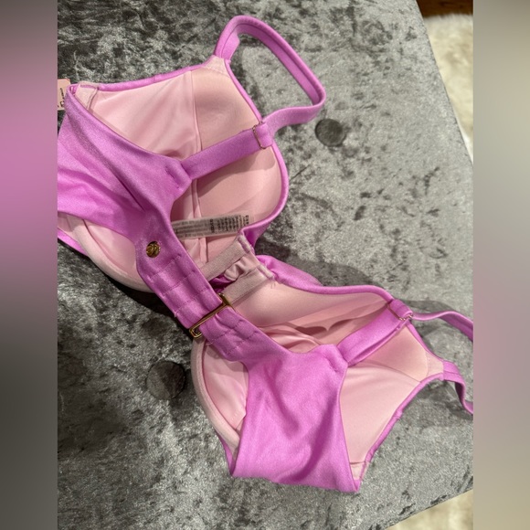 Victoria Secret Top 32 DD - Picture 2 of 4